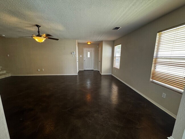 Building Photo - 9303 Pacific Maple