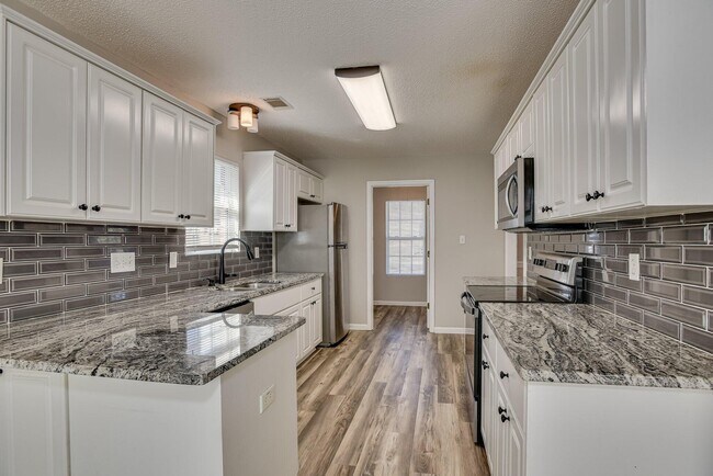 Building Photo - 4318 Sanderling Dr