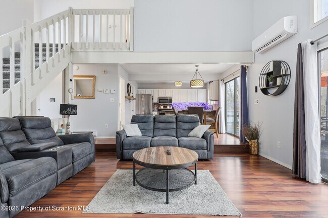 Building Photo - 1379 Winding Way