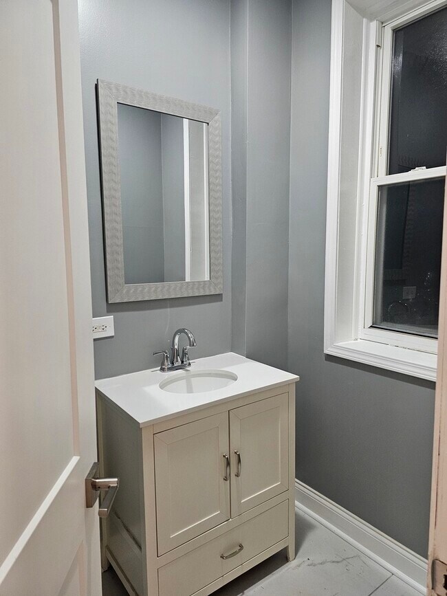 Building Photo - 4749 S Prairie Ave