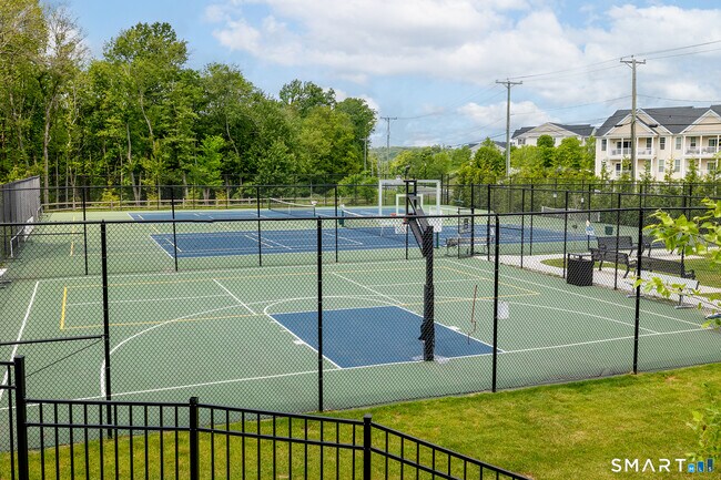 Building Photo - 35 Moorland Dr