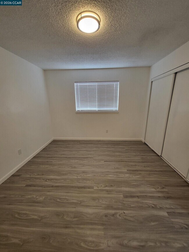 Building Photo - 4001 Mozart Dr