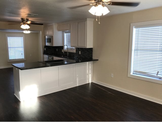 Building Photo - Lorena ISD, 2 bed/1 bath Charming Home