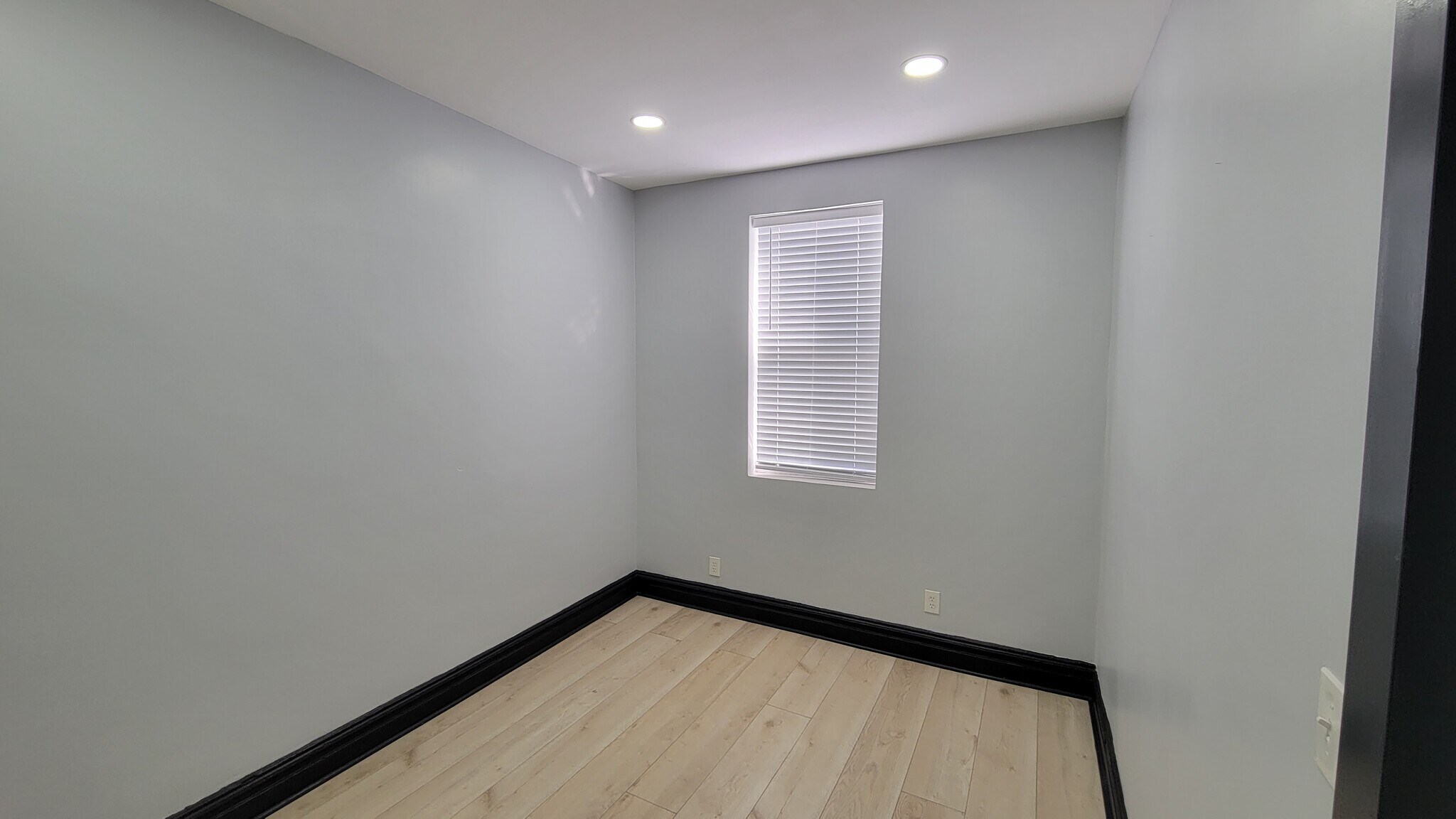 Building Photo - 58 62nd St