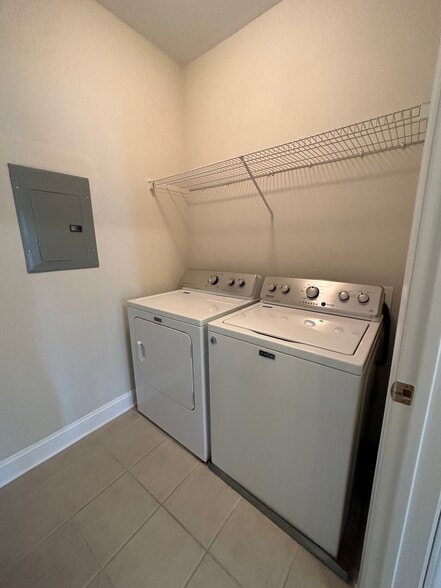 Washer Dryer - 432 Glencrest Pl