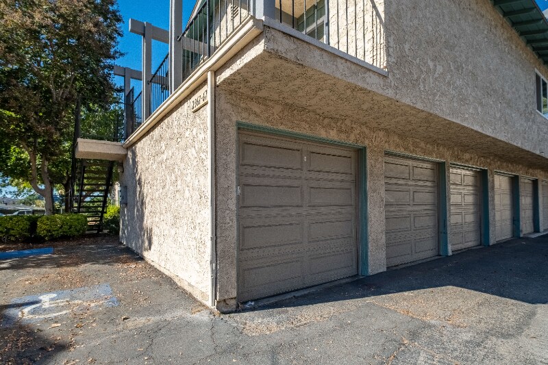 Building Photo - 2361 Gonzaga Ln