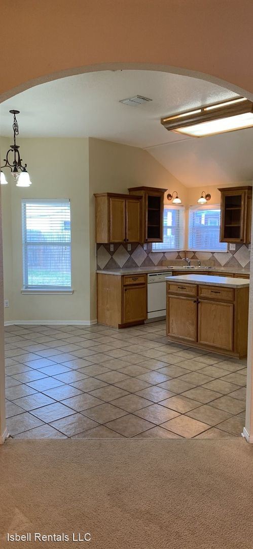 Building Photo - 4 br, 2 bath House - 2501 Wisteria Lane