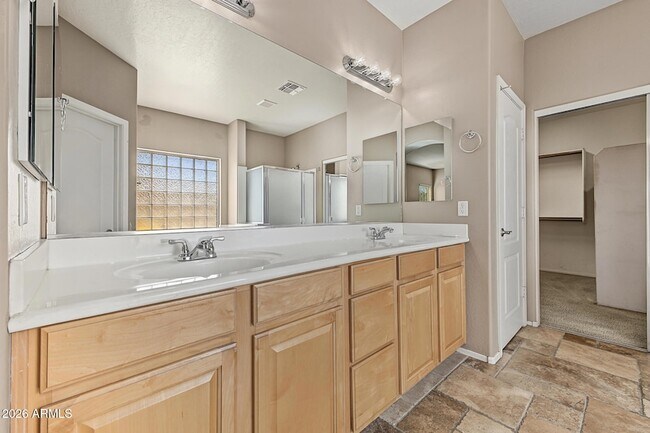 Building Photo - 1433 E Canyon Creek Dr
