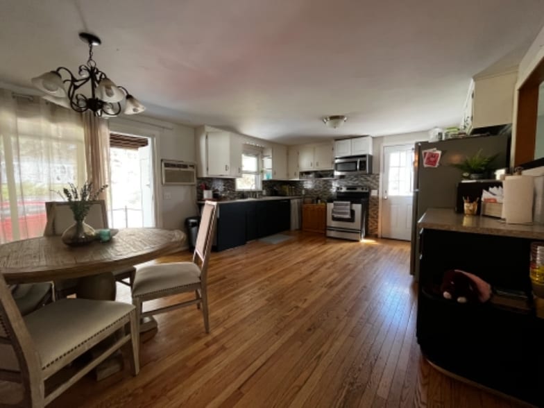 Building Photo - 73 Shawn Dr