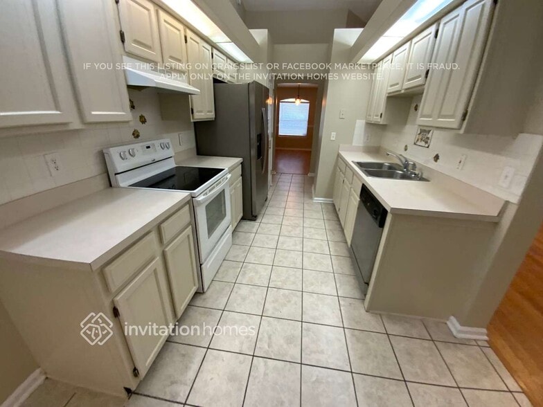 Building Photo - 8610 Wyndhurst Dr