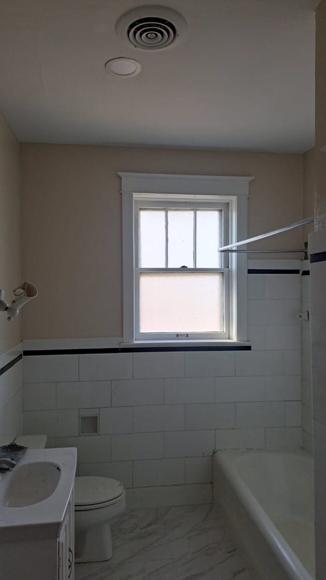 Building Photo - 5301 S Broadway