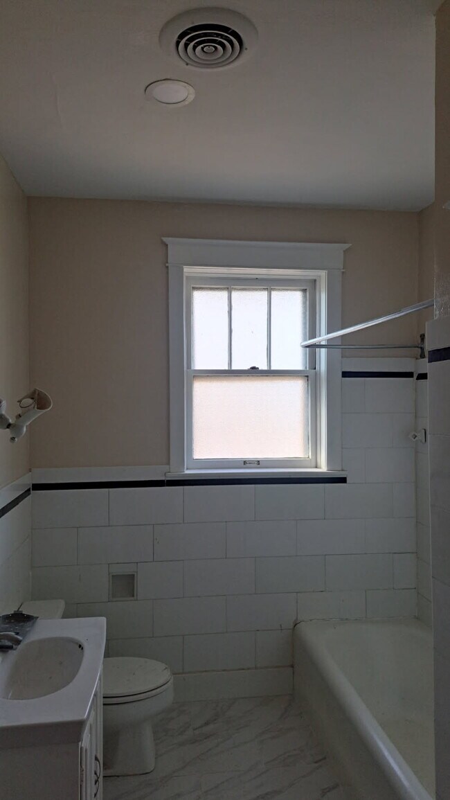 Building Photo - 5301 S Broadway St