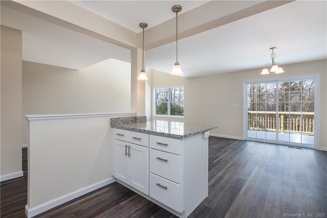 Building Photo - 28 Woodside Dr