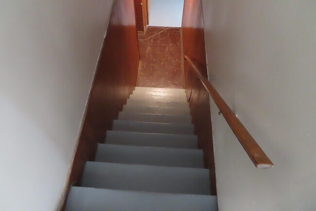 Building Photo - 1121 Fairwood Ave