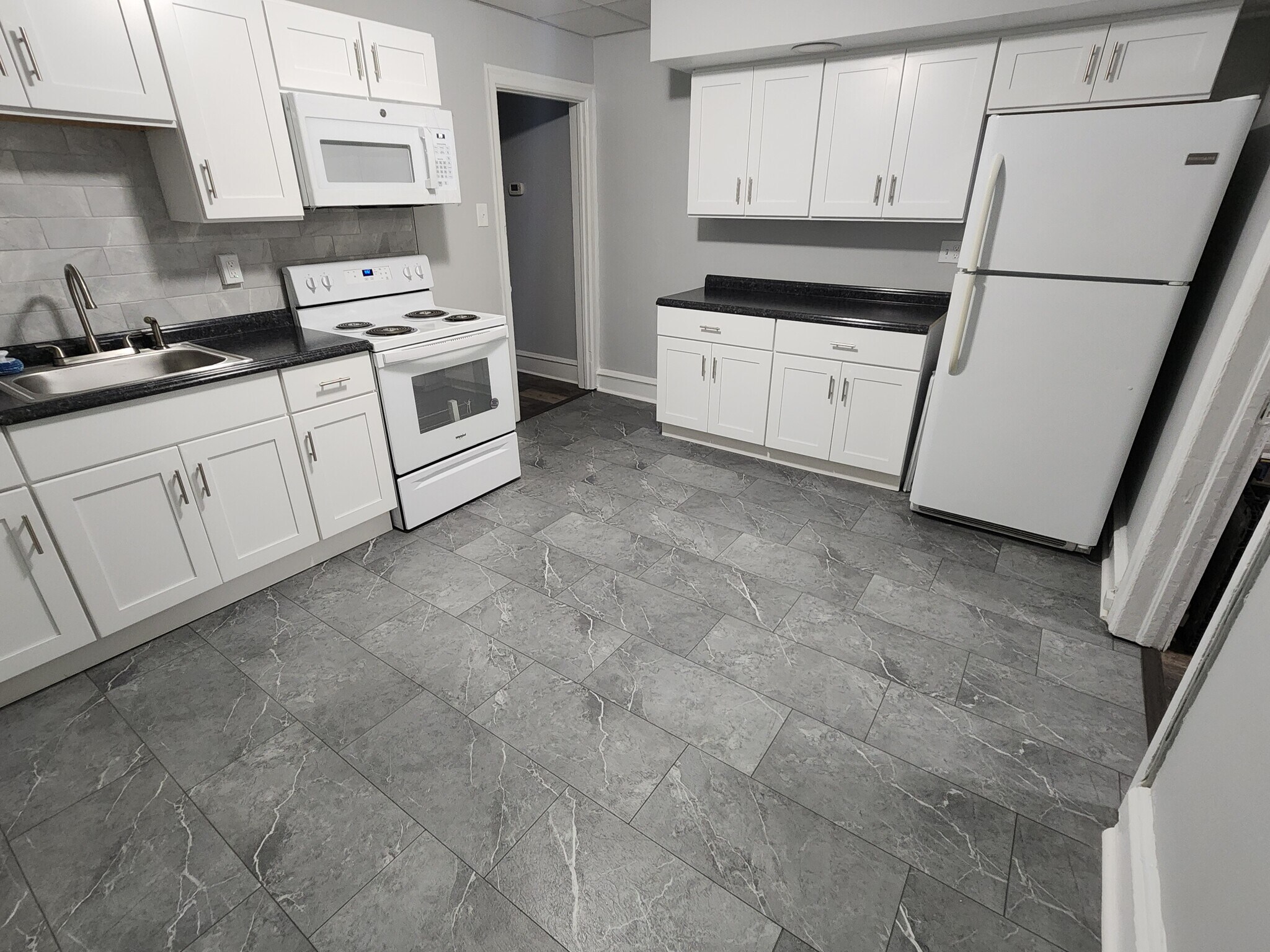 Building Photo - 109 S Easton Rd