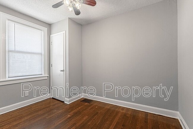 Building Photo - 4604 NE 47th St