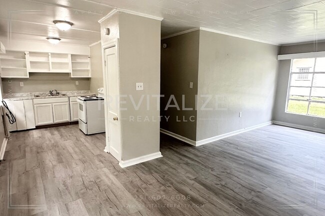 Primary Photo - 2 Bed / 1 Bath in Mobile, AL!
