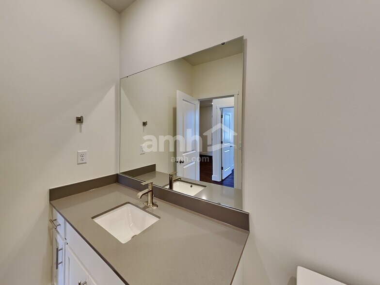 Building Photo - 17609 26th Ave Ct E