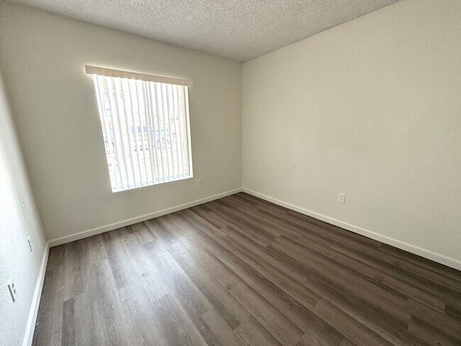 Building Photo - BRAND NEW REMODEL 3 BED, 2 BATH LOCATED HA...