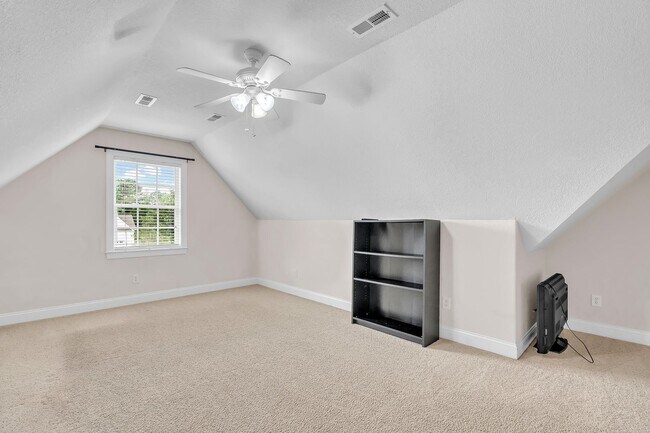 Building Photo - 210 Raven Ridge Ct