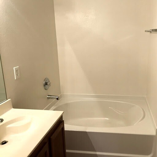 Building Photo - 1045 Cavern Dr