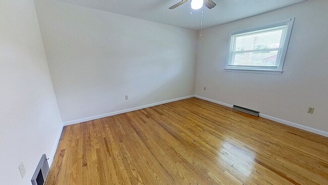 Building Photo - Single Family Home