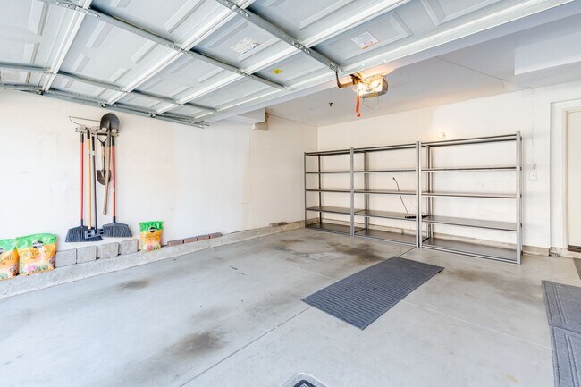 Building Photo - 3-bedroom, 2.5-bath condo nestled in the prestigious Terra Vista community of Rancho Cucamonga
