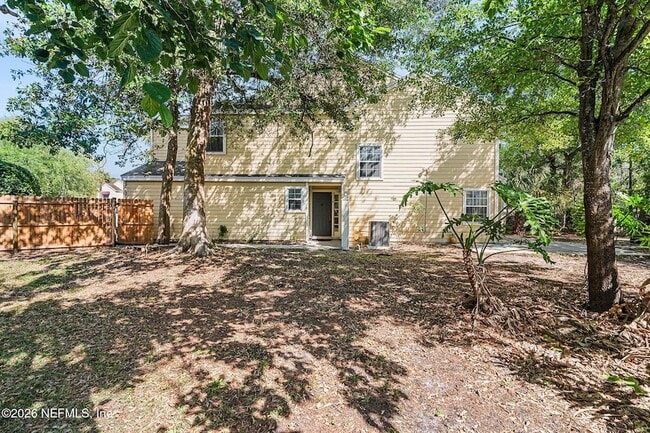 Building Photo - 330 Sunrise Cir