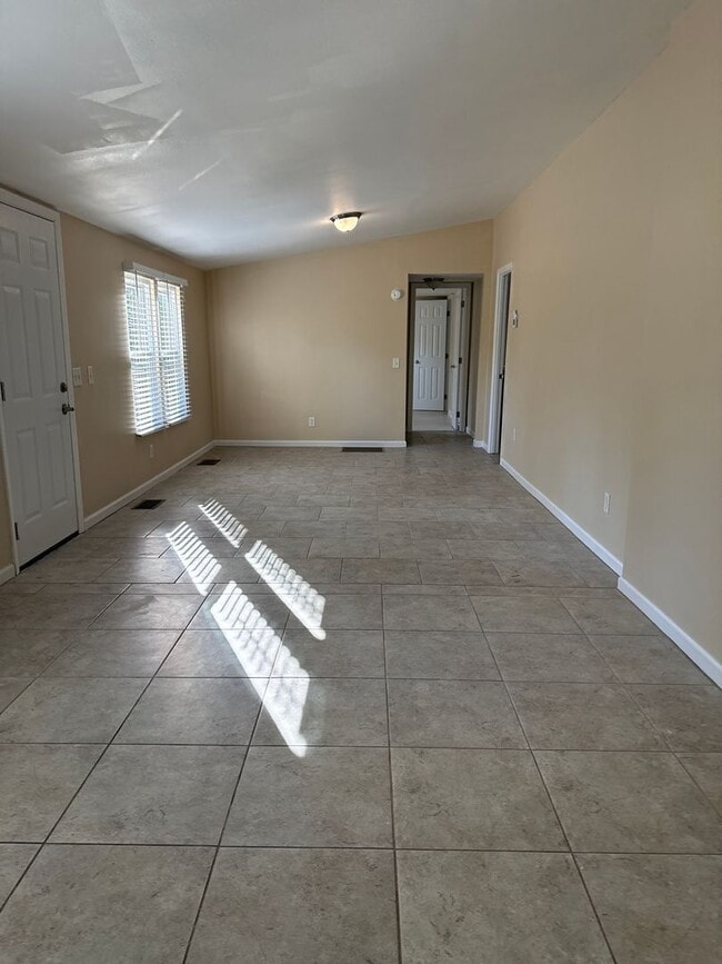 Building Photo - 2/2 Mobile Home Available to RENT