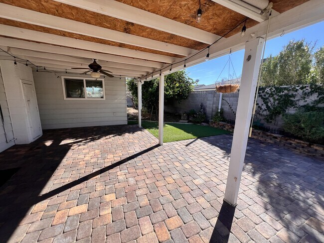 Building Photo - 7505 Pinedale Ave