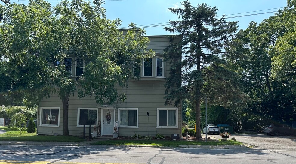 Building Photo - 22929 Huron River Dr
