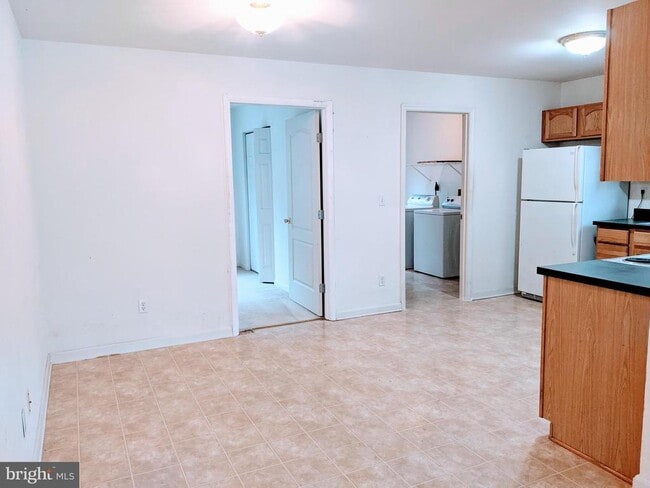 Building Photo - 403 Perrys Corner Rd