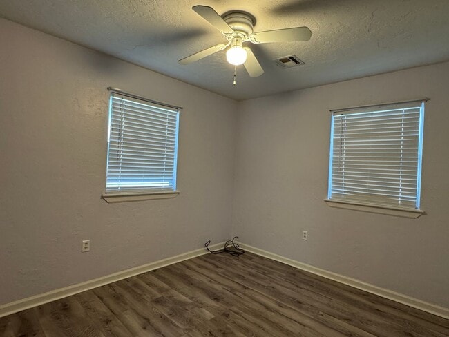 Building Photo - 2308 NW Woodridge Dr