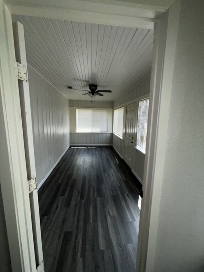 Building Photo - 1272 Cedar Haven Ave