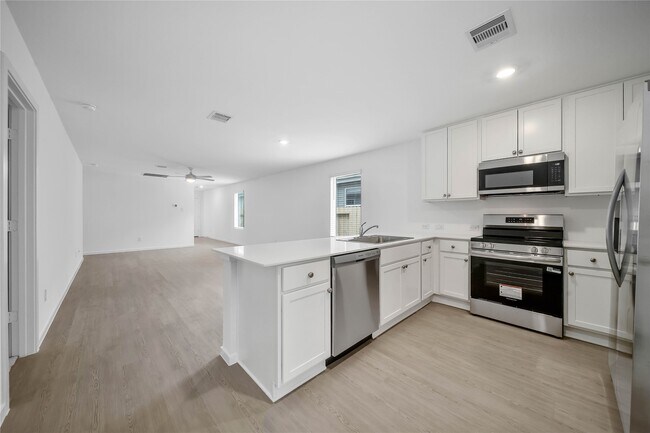 Building Photo - 18760 Loom dr