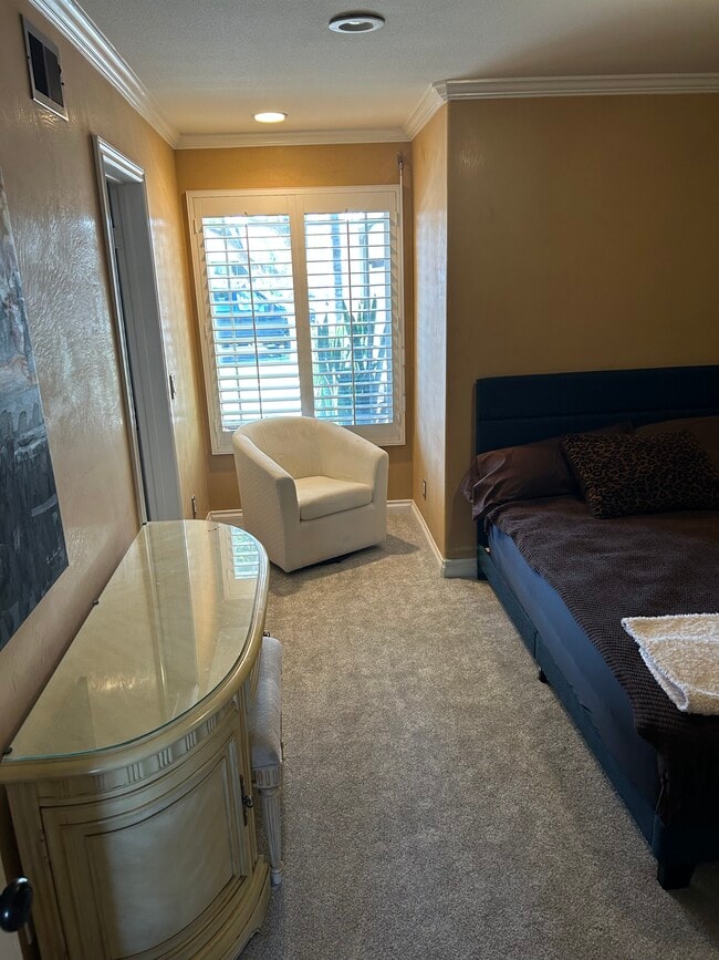 Building Photo - 7704 Lotus Cir