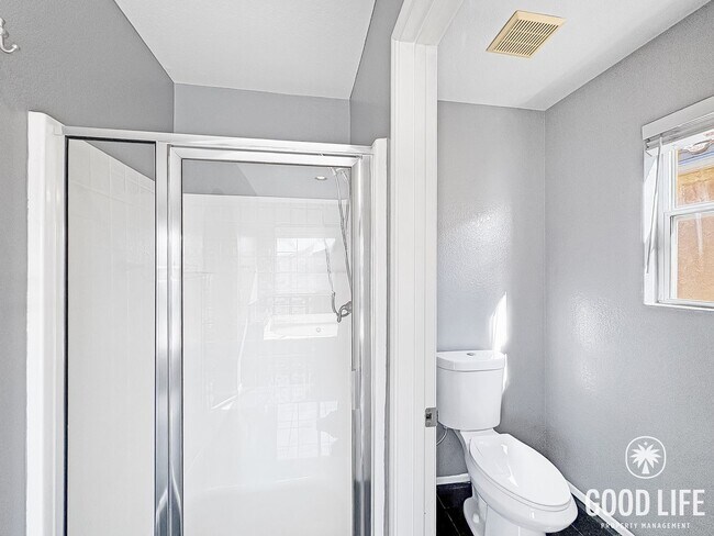 Building Photo - Spacious 4BR Home in Central Mira Mesa