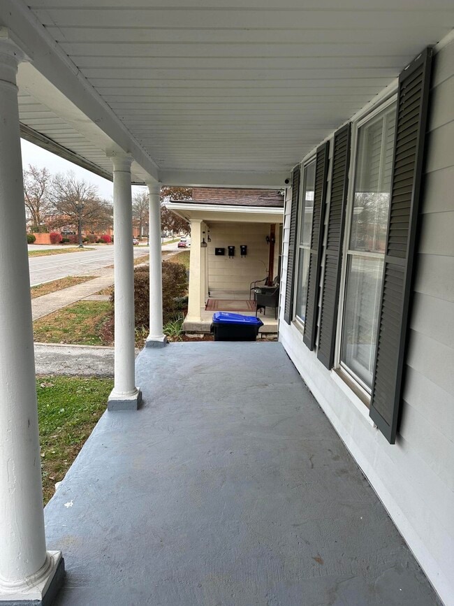 Building Photo - 313 Capital Ave