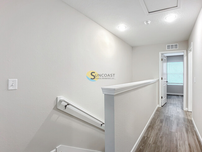 Building Photo - 1236 Pangola Dr