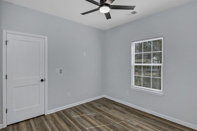 Building Photo - 32 Roberson St