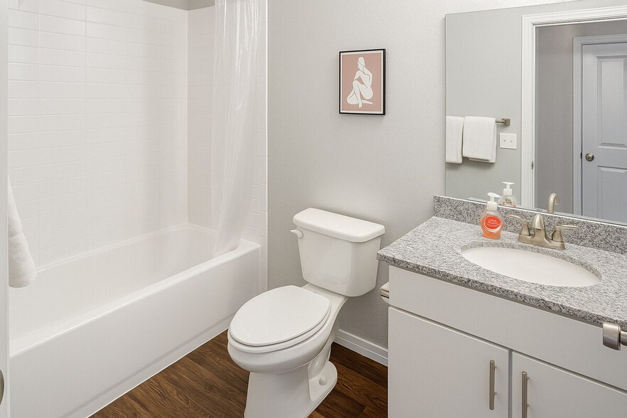 Building Photo - 2301 Ingersoll Ave