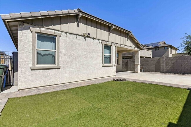 Building Photo - 7707 S 37th St