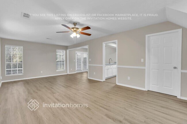 Building Photo - 755 Mountain View Dr