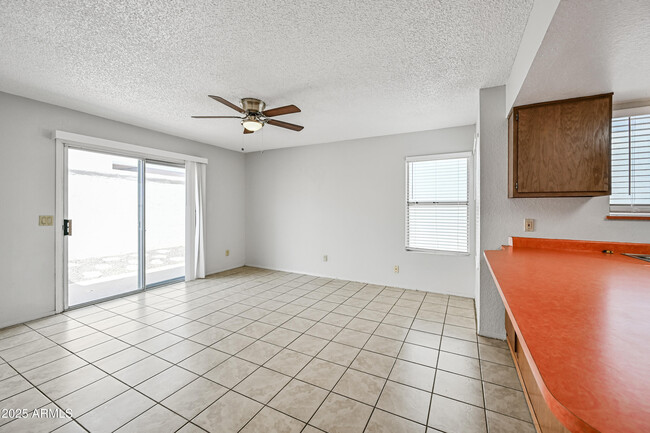 Building Photo - 5580 S Kings Ranch Rd