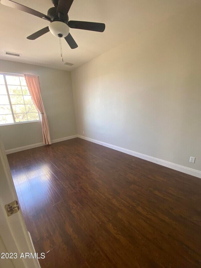 Building Photo - 2331 W Toledo Pl