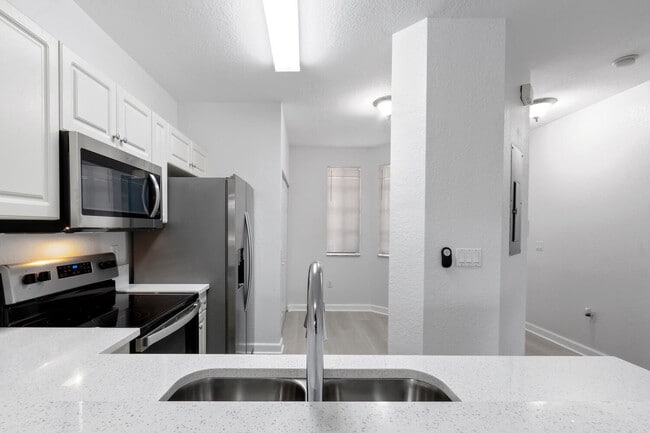 Building Photo - 4140 Napoli Lake Dr