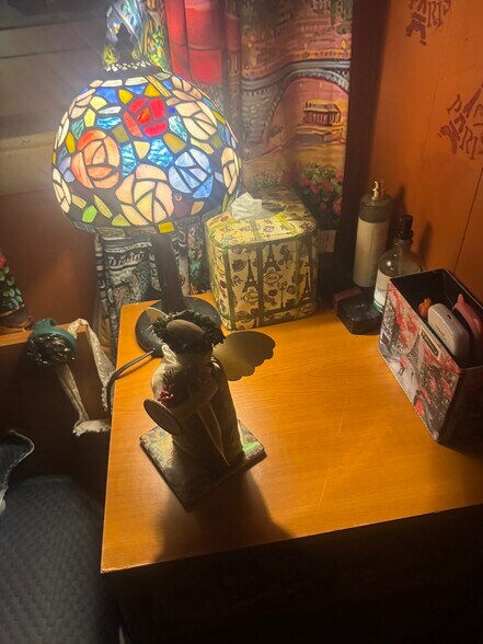 Building Photo - 1131 Lakeshore Dr