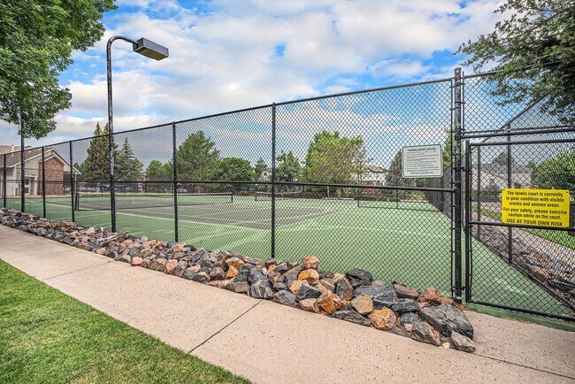 Building Photo - 1 Bed 1.5 Bath, 1 Car Attached Townhome in...