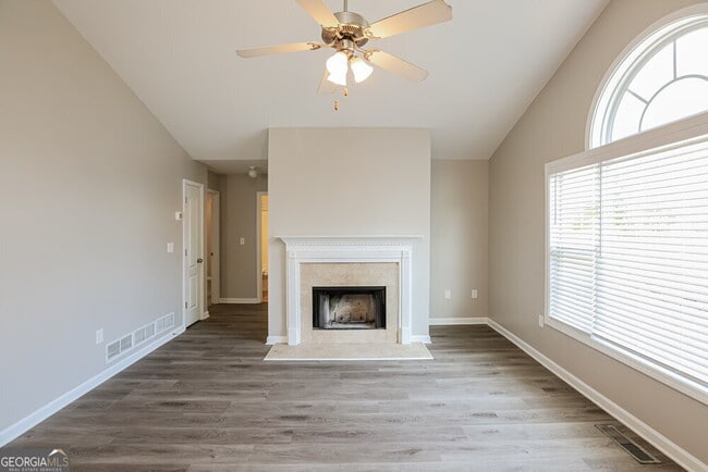 Building Photo - 6983 Pine Shadow Way