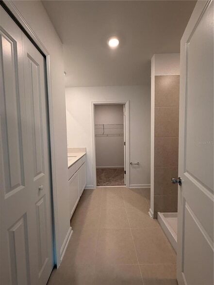 Building Photo - 2466 Hallow Gdn Rd